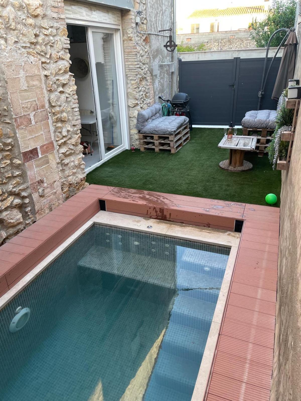 Hostal Cal Tomaset Les Cabanyas Exterior foto